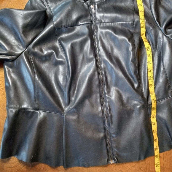 Worthington Women's  Buttery Soft Black Faux Leather Jacket, size 18 - Picture 8 of 11